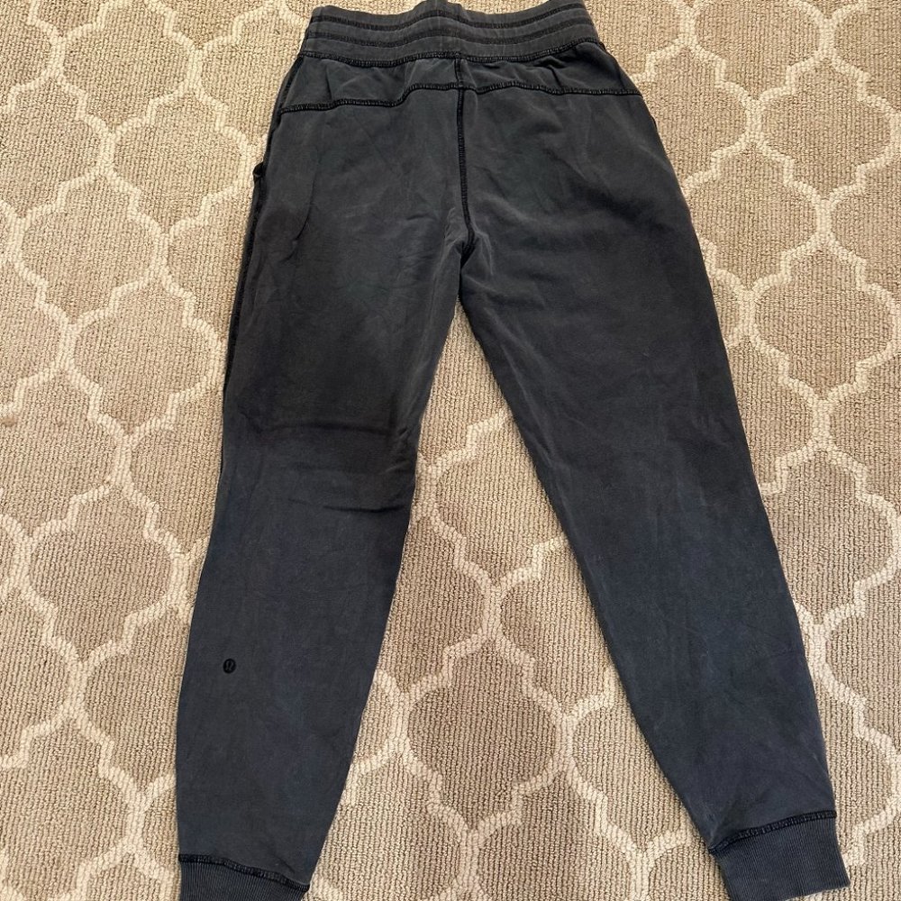 Lululemon gray joggers